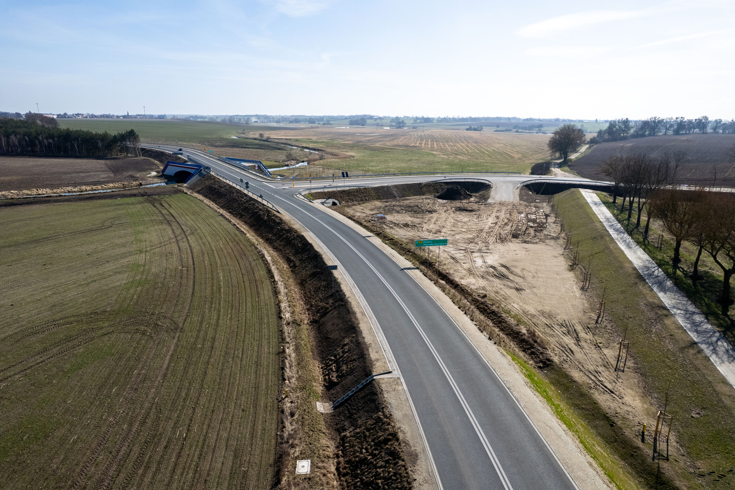 Na zdjęciu widok drogi z lotu ptaka