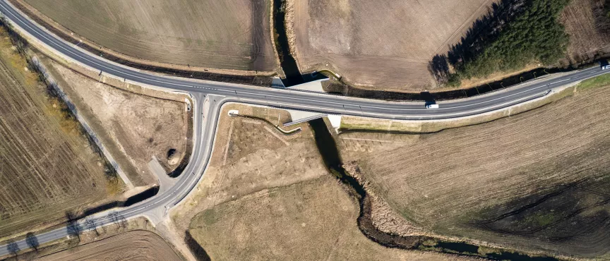 Na zdjęciu widok drogi z lotu ptaka