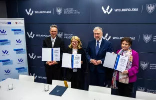 Beneficjenci - rektor UAM, UA, AM. 